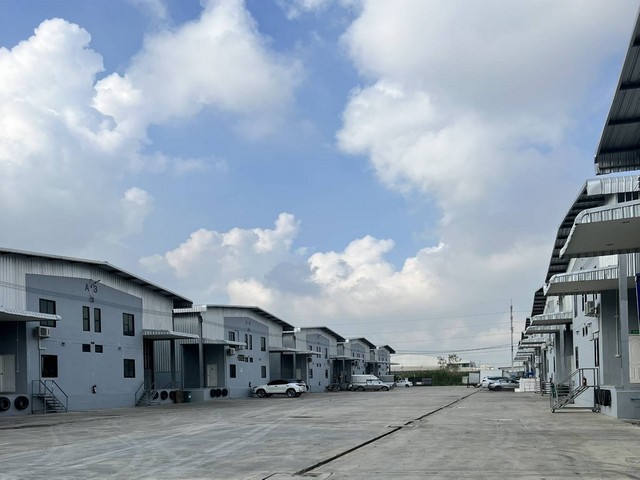 รหัสC7293 โกดังห้องเย็น Cold storage warehouse ใกล้ตลาดไท คลองสอง คลองหลวง ปทุมธานี#ForRent  #ให้เช่า Cold storage warehouse โกดังห้องเย็น ใกล้ตลาดไท คลองสอง คลองหลวง ปทุมธานีพื้นที่ใช้สอยของอาคาร 246 ตารางเมตรขนาดห้องเย็น 9x15 เมตร(135 ตารางเมตร)อุณหภูมิต่ำสุด -5 องศาอุณหภูมิสูงสุด 5 องศาค่าน้ำหน่วยละ 20 บาทค่าไฟหน่วยละ 5 บาทไม่มีค่าส่วนกลางที่จอดรถสามารถจอดได้หน้าอาคารทำเลใกล้ตลาดไทรถใหญ่เข้าออกได