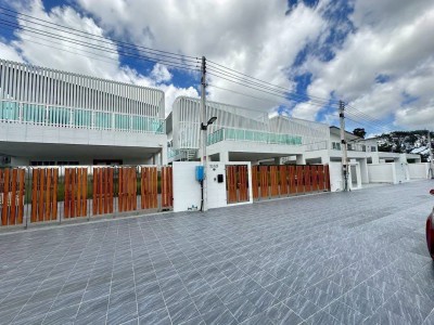 Pool Villa บ้านเช่าพร้อมสระว่ายน้ำส่วนตัว สไตล์ Luxury (ว่าง 2 หลัง)???? ต.นาป่า อ.เมือง จ.ชลบุรี❤️‍???? ค่าเช่าเพียง 45,000 บาท/เดือน (ไม่รวมค่าดูแลสระว่ายน้ำ)เงื่อนไขการเช่า* ???? มัดจำ 2 เดือน* ???? ชำระค่าเช่าล่วงหน้า 1 เดือน * ✅ เข้าอยู่ชำระรวม 3 เดือน* ???? สัญญาขั้นต่ำ 1 ปี* ❌ ไม่รับสัตว์เลี้ยง✨ บ้านหรู พร้อมเข้าอยู่ ใกล้นิคมอมตะนคร เดินทางสะดวก เหมาะสำหรับผู้บริหาร ชาวต่างชาติ หรือครอบครั�