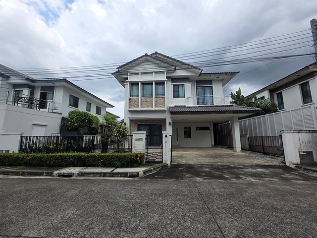 ให้เช่าบ้านเดี่ยว 2 ชั้น 62 ตรว. 3 ห้องนอน หมู่บ้านมัณฑนา เลค วัชรพล ถนนสุขาภิบาล 5  ใกล้สารสาสน์วิเทศสายไหม บ้านสวย เฟอร์ครบ พร้อมอยู่*** ราคาเช่า 60,000 บาท/เดือน ติดต่อ::  ชยา โทร/ID Line:: 0942823961   Link Line:: https://line.me/ti/p/3xFA1An8Kcรหัส# T26-1172บ้านเดี่ยว 2 ชั้น หมู่บ้านมัณฑนา เลค วัชรพล ถนนสุขาภิบาล 5  ๐ เนื้อที่ 62 ตารางวา๐ พื้นที่ใช้สอย 240 ตารางเมตร๐ 3 ห้องนอน 3 ห้องน้ำ๐ 2 ที่จอดรถ ๐ เฟอร์นิเจอร์ครบ แอร์ 4 / เครื