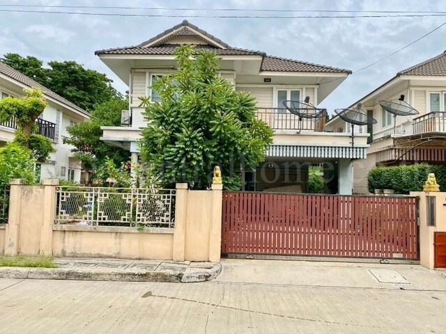 รหัสทรัพย์ : N1350บ้านเดี่ยว 2 ชั้น 64.1 ตร.วา โครงสร้างแข็งแรง ทำเลดี ใกล้เซ็นทรัลอยุธยา ถูกสุดในโครงการ!!!!ที่ตั้ง :&nbsp;ต.คลองสวนพลู อ.เมืองพระนครศรีอยุธยา จ.พระนครศรีอยุธยา 13000รายละเอียดทรัพย์- บ้านเดี่ยว 2 ชั้น เนื้อที่ 64.1&nbsp;ตารางวา พื้นที่ใช้สอย 180&nbsp;ตารางเมตร&nbsp;- บ้านโครงสร้างแข็งแรง โปร่งโล่งสบาย มีบริเวณพักผ่อนนอกตัวบ้าน- 4&nbsp;ห้องนอน, 3 ห้องน้ำ, 1 ห้องนั่งเล่น, 1 ห้องครัว- แ