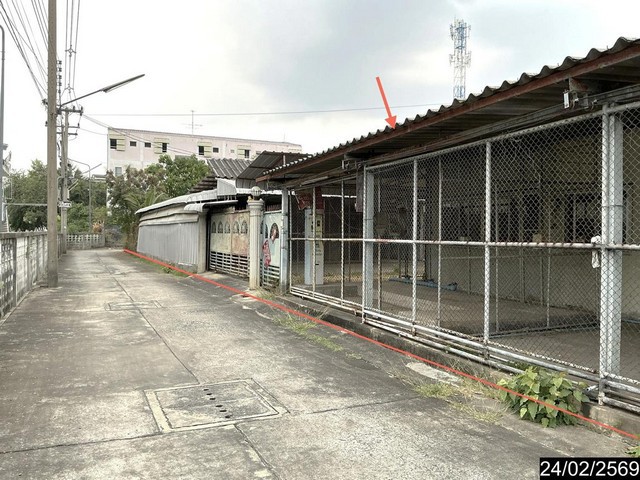 ขายอพาร์ทเม้นท์เมืองบุรีรัมย์ ถนนจิระ  ซอย หลังศาล 14 ถนน จิระ  ตำบล ในเมือง อำเภอ เมืองบุรีรัมย์ จังหวัด บุรีรัมย์  ราคาโปรโมชั่น  14,582,000    บาท    ลดจาก  20,365,000     บาท ราคาโปรโมชั่นตั้งแต่วันที่ 1 กรกฎาคม 2569 – 30 กันยายน 2569  รายละเอียดทรัพย์ -  เนื้อที่ 522.50 ตร.ว.   พื้นที่ใช้สอย 372.00 ตร.ม. -  12 ห้องนอน 13 ห้องน้ำ  พิกัดทรัพย์ : https://maps.app.goo.gl/T1Z1rV2eKRspm3rF9  สถานที่ใกล้เคียง   - โรงพยาบาลบุรีรัมย์ - มหาวิทยาลั�