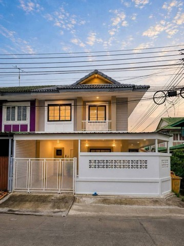 ขายทาวน์โฮม 2 ชั้น  หมู่บ้านพฤกษา10 ไทรน้อย พื้นที่ 24 ตร.ว. ตกแต่งใหม่พร้อมอยู่ค่ะ*** ราคาขาย  2,290,000  บาท ****** สนใจติดต่อ คุณต่อ 089-175-6462 ***รายละเอียด (B1-0258)หมู่บ้านพฤกษา10  ห้องมุมกลับรถ พื้นที่ 24 ตร.ว. 4 ห้องนอน 2 ห้องน้ำ แถม- ปั้มน้ำ+แท้งค์น้ำ- โซฟา- โต๊ะวางทีวี- เก้าอี้เค้าเตอร์2ตัวตกแต่งใหม่พร้อมอยู่ค่ะชื่อโครงการ : บ้านพฤกษา 10 ไทรน้อยที่ตั้ง : ตำบลไทรน้อย  อำเภอไทรน้อย จังหวัดนนทบ�