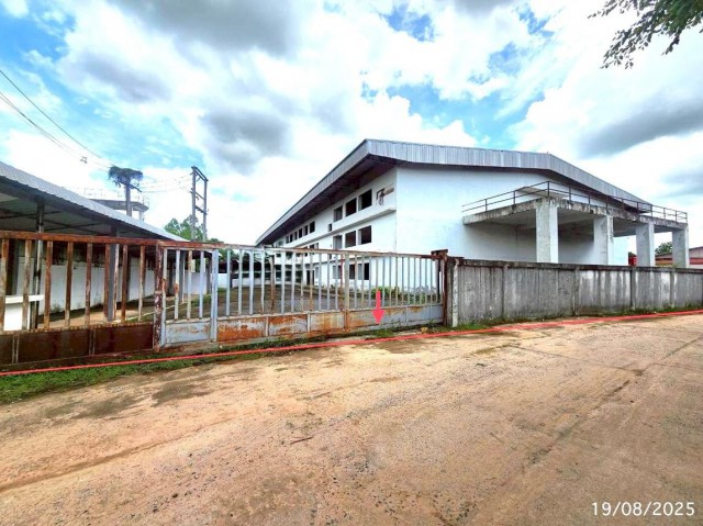 ขายโรงงาน มหาสารคาม  ถนน สายบ้านโนนสีดา ตำบล แกดำ อำเภอ แกดำ จังหวัด มหาสารคาม   ถนน สายบ้านโนนสีดา - บ้านหนองเจริญ ตำบล แกดำ อำเภอ แกดำ จังหวัด มหาสารคาม  ราคาโปรโมชั่น 19,908,000 บาท    ลดจาก 26,869,000 บาท ราคาโปรโมชั่นตั้งแต่วันที่ 1 กรกฎาคม 2569 – 30 กันยายน 2569  รายละเอียดทรัพย์ -  เนื้อที่ 5 ไร่ 1งาน  พื้นที่ใช้สอย 5,973 ตรม. -  บ้านหันไปทางทิศเหนือ  พิกัดทรัพย์ : https://maps.app.goo.gl/91ww4HtmR9686WuVA  สถานที่ใกล้เ