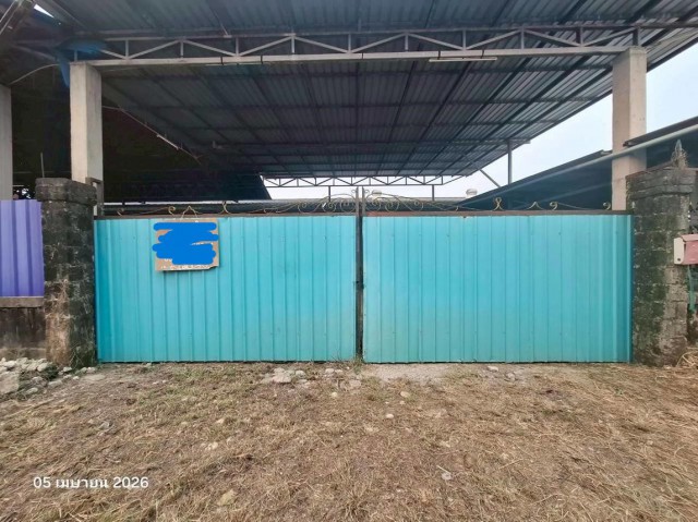 ขาย บ้านเดี่ยว/ทาวน์เฮ้าส์/คอนโด โกดัง เชียงราย ถนน สายบ้านเหมืองแดง-บ้านปางหมอปวง(ชร.4060) ตำบล ป่าสัก อำเภอ เชียงแสน จังหวัด เชียงราย  ราคาโปรโมชั่น  4,833,000    บาท    ลดจาก    6,127,000  บาท ราคาโปรโมชั่นตั้งแต่วันที่ 1 กรกฎาคม 2569 – 30 กันยายน 2569  รายละเอียดทรัพย์ -  เนื้อที่ 2-1-79.00 ไร่  พื้นที่ใช้สอย 1,135 ตร.ม. -  บ้านหันไปทางทิศ ตะวันตกเฉียงใต้  พิกัดทรัพย์ : https://maps.app.goo.gl/QzF2AYTLt6uM4sDR7  สถานที่ใกล้เคียง   -�