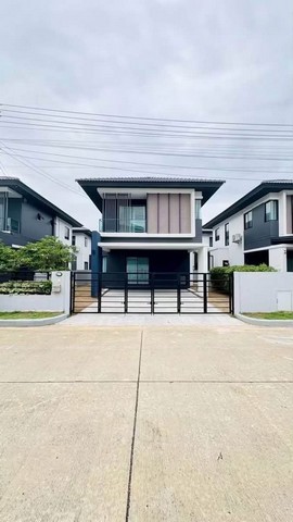ให้เช่าบ้านเดี่ยวบ้านฟ้ากรีนเนอรี่ นีโอลา รังสิต-คลอง 2 โครงการใหม่จาก NC Housing ใกล้มหาวิทยาลัยกรุงเทพและธรรมศาสตร์ รังสิตรายละเอียดทรัพย์- พื้นที่ใช้สอย 140 ตารางเมตร- 3 ห้องนอน- 3 ห้องน้ำ- บ้าน 2 ชั้น- พร้อมเข้าอยู่จุดเด่น- โครงการใหม่ในทำเลคลอง 2- ใกล้มหาวิทยาลัยกรุงเทพ รังสิต- ออกแบบเพื่อความเป็นส่วนตัวและปรับฟังก์ชันได้สิ่งอำนวยความสะดวกภายในโครงการ- คลับเฮาส