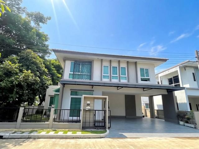 ขายบ้านเดี่ยว 2 ชั้นหลังมุม 55.2 ตรว. CASA VILLE ดอนเมือง-สรงประภา ใกล้สนามบินดอนเมือง และ รถไฟฟ้าสายสีแดง หน้าบ้านไม่ชนติดต่อ:: ชยา โทร/ID Line:: 0942823961Link Line:: https://line.me/ti/p/3xFA1An8Kcรหัส# T26-1129บ้านเดี่ยว 2 ชั้นหลังมุม CASA VILLE ดอนเมือง-สรงประภา ใกล้สนามบินดอนเมือง และ รถไฟฟ้าสายสีแดง๐ เนื้อที่ 55.2 ตร.ว.๐ พื้นที่ใช้สอย 197 ตร.ม.๐ 4 ห้องนอน 3 ห้องน้ำ๐ 1 ห้องโถง 1 ห้องครัว 1 ห้องเก็บของ๐ 3 ที่จอดรถ๐ บ้านหันหน้าทิศใต