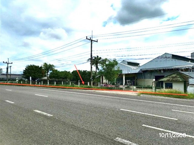 ขายโรงงาน พะเยา ถนน สายพะเยา-เชียงคำ ตำบล ดอกคำใต้ อำเภอ ดอกคำใต้ จังหวัด พะเยา  ถนน สายพะเยา-เชียงคำ (ทล.1021) ตำบล ดอกคำใต้ อำเภอ ดอกคำใต้ จังหวัด พะเยา  ราคาโปรโมชั่น 38,631,000 บาท    ลดจาก 52,668,000 บาท ราคาโปรโมชั่นตั้งแต่วันที่ 1 กรกฎาคม 2569 – 30 กันยายน 2569  รายละเอียดทรัพย์ -  เนื้อที่ 19 ไร่ 3 งาน 95 ตารางวา พื้นที่ใช้สอย 9,336 ตร.ม. -  บ้านหันไปทางทิศตะวันออกเฉียงเหนือ  พิกัดทรัพย์ : https://maps.app.goo.gl
