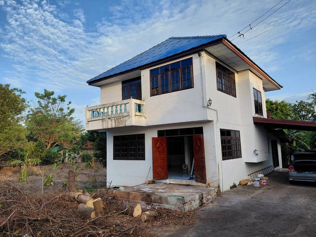 บ้านบางใหญ่ นนท์ ตร.วา  ราคาไม่ถึง 4 ล้าน…หาแบบนี้ยากแล้ว เบื่อบ้านโครงการที่พื้นที่น้อย จอดรถไม่พอบ้านหลังนี้ให้พื้นที่แบบอยู่สบาย ทำธุรกิจก็ได้ อยู่อาศัยก็ดี บ้านเดี่ยว 2 ชั้นบางใหญ่ จ.นนทบุรี บ้านแบบนี้ พื้นที่เยอะ ราคานี้ มีไม่บ่อย ขายเพียง 3.9 ล้านบาท ให้เช่าเพียง 15,000 บาทอย่าพลาด แหล่งเจริญมาก ใกล้โครงการ MIX USED บางใหญ่ ที่ดิน 100 ตารางวา 5 ห้องนอน 2 ห้องน้ำโถงใ