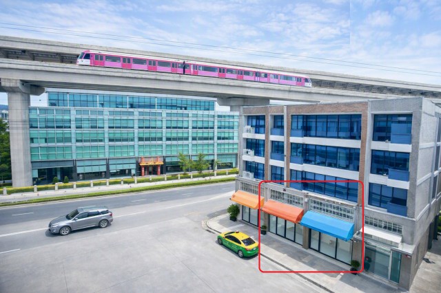 MRT ราชภัฏพระนคร 999ม.ให้เช่าอาคารพาณิชย์ ชั้น 1  รร.นานาชาติ ฮาร์โรว์ 6 กม. 20 ตร.วา.80 ตร.ม. ทำเลดี  เหมาะกับสำนักงาน คลินิก ร้านทำผม ร้านสปา กวดวิชา 8,999 B-M 2 นอน 2 น้ำ เซ็นทรัล รามอินทรา 2.5 กม.หาของกินสะดวก เดินทางง่าย ถ.แจ้งวัฒนะ พหลโยธิน MRT Rajabhat Phranakhon 9999m. Commercial building for rent 1st floor Harrow International School 6 km.20 sq.wa.80 sq.m.Good location suitable for office clinic hair salon spa tutoring 9,999 B-M 2 bed 2 bath Central Ramintra 2.5 km.Convenient to find food easy to travel Chaeng Watthana Road. Phahon Yothinถ.แจ้งวัฒนะ พหลโยธิน วิภาวดีรัง