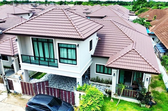 บ้านเดี่ยวหลังใหญ่ 4 นอน 4 น้ำ 63ตรว.พร้อมเฟอร์ฯใกล้ถ.สุขุมวิท The Private3 อ.บ้านฉาง ระยอง T.o86-3ol-6l6lโครงการ The Private 3 (บ้านฉาง – เนินกระปรอก)  ติดถนนบูรพาพัฒน์ ตำบลบ้านฉาง อำเภอบ้านฉาง จังหวัดระยอง ใกล้ถนนสุขุมวิท และถนนบูรพาพัฒน์สอบถาม/นัดเยี่ยมชม โทร 086-301-6161 วรุณรัตน์   T.o86-3ol-6l6l•ราคาเพียง 3.39 ล้านบาทเท่านั้น! *•บ้านหลังใหญ่ สภาพดีมาก! เพดานสูง โปร่ง โล่ง สบาย•เนื้อที่ 63 ตรว.    2ชั้น    พื้นท