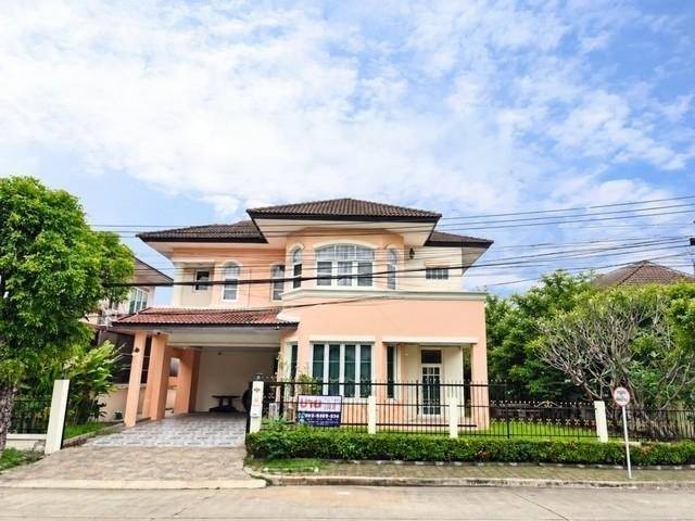 บ้านเดี่ยว 83.7 ตร.ว. ที่มีทางเดินเฉพาะลูกบ้านไปรถไฟฟ้าAPLในราคาที่จับต้องได้ และที่สำคัญไม่ต้องซ่อมใดๆทั้งนั้น ที่จอดรถมากถึง 4 คัน ภายในบ้านมี 4 ห้องนอน 3 ห้องน้ำ และมีห้องแม่บ้านแยกต่างหาก หมู่บ้านลลิล กรีนวิลล์ พระราม 9 - อ่อนนุช - สุวรรณภูมิ—ประเวศ กทม.Location: https://maps.app.goo.gl/yeMp9bwDB8fPgQe69—รายละเอียดทรัพย์หมู่บ้าน หมู่บ้านลลิล กรีนวิลล์ พระราม 9 - อ่อนนุช - สุวรรณภูมิเนื้อที่: 83.7 �