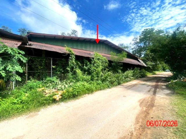 ขายโรงงาน ลำปาง ถนน สายลำปาง ตำบล ปงแสนทอง อำเภอ เมืองลำปาง จังหวัด ลำปาง  ถนน สายลำปาง - เชียงใหม่ (ทล.11) ตำบล ปงแสนทอง อำเภอ เมืองลำปาง จังหวัด ลำปาง  ราคาโปรโมชั่น 3,358,000 บาท    ลดจาก 4,783,000 บาท ราคาโปรโมชั่นตั้งแต่วันที่ 1 กรกฎาคม 2569 – 30 กันยายน 2569  รายละเอียดทรัพย์ -  เนื้อที่ 1 ไร่ 2 งาน 60.80 ตารางวา  พื้นที่ใช้สอย 1,693.30 ตร.ม. -  2 ห้องน้ำ  -  บ้านหันไปทางทิศตะวันออกเฉียงใต้  พิกัดทรัพย์ : h