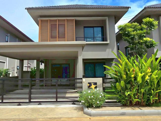 บ้านเดี่ยว2ชั้น ให้เช่า สุขาภิบาล2  #บ้านเช่าประเวศบ้านเดี่ยว2ชั้น•42ตารางวา•3 ห้องนอน •3 ห้องน้ำ•แอร์4ตัว•เฟอร์นิเจอร์+เครื่องใช้ไฟฟ้า ทีวี ตู้เย็น เครื่องซักผ้า•เตา+อู๊ด ซิ้งค์•จอดรถได้ 2 คันถนน สุขาภิบาล2 ต. บางพลี ใหญ่ อ. บางพลี จ. สมุทรปราการ 10540ทำเลใกล้ห้างเมกาบางนา, สนามบินสุวรรณภูมิ,และเส้นวงแหวนกาญจนาภิเษก, สามารถเดินทางได้สะดวก และเข้า-ออกได้หลายเส้นทา�
