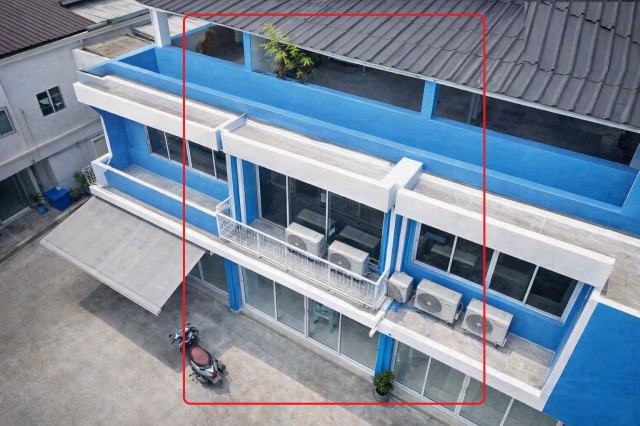 ใกล้บีทีเอสสะพานควาย 912 ม. ให้เช่าโฮมออฟฟิศ 3 ชั้น อินทามระ 7-14 ทำเลรัชดา สุทธิสาร สามเสนใน พญาไท 3 ห้องนอน 2 ห้องน้ำ  241 ตร.ม. บนที่ดิน 21 ตร.ว. ค่าเช่าเริ่มต้น 15-16,998 บาทต่อเดือนBTS SaphanKhwai.912m  3-Storey Home Office for Rent on Inthamara 7–14 Ratchada, Sutthisan, Samsen Nai, Phaya Thai. Featuring 3 Bedrooms, 2 Bathrooms, 241 Sq.m. of Usable Space on 21 Sq.w. of Land. Located Monthly Rent15,000-16,998 Baht.ถนนอินทามระ แขวงสามเสนใน เขตพญาไท กรุงเทพมหานครขนาดที่ดิน 21 ตร.ว. พื้นที่ใช้สอย 241 ตร.ม.Land Area 21 Sq.w. Usable Area 241 Sq.m.โฮมออฟฟิศให�