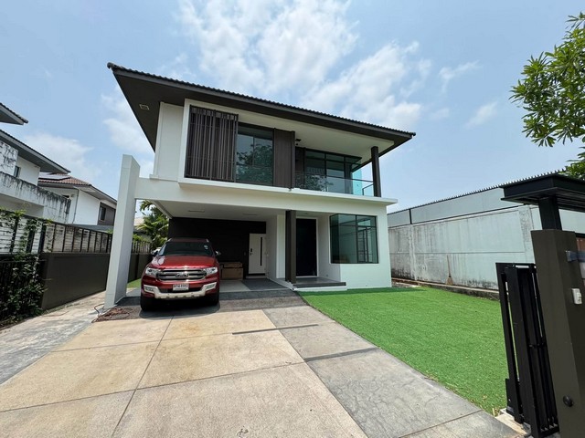 LV53624 ให้เช่า บ้านเดี่ยว มัณฑนา อ่อนนุช-วงแหวน 4 Manthana Onnut – Wongwaen 4 มีสนามหญ้าเทียมหน้าบ้าน ไม่อึดอัด โปร่งโล่งสบายราคาเช่า : 50,000 บาท/เดือน (พร้อมอินเตอร์เนตรายเดือน / มัดจำ 2 เดือน + ค่าเช่าล่วงหน้า  1 เดือน) ที่ตั้ง : ถนนวงแหวนตะวันออก แขวงประเวศ เขตประเวศ กรุงเทพมหานครชื่อโครงการ : บ้านมัณฑนา อ่อนนุช-วงแหวน 4 Manthana Onnut - Wongwan 4รายละเอียด :- บ้านเดี่ยว 2 ชั้น- ขนาดที่ดิน 66 ตารางวา มีสนามหญ�