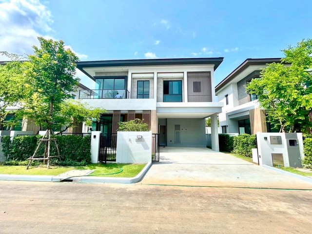 LV53621 ให้เช่า บ้านเดี่ยว บางกอก บูเลอวาร์ด บางนา กม 5 (ทิศเหนือ) ซอยบางนา-ตราด 37ราคาเช่า : 100,000 บาท / เดือนที่ตั้ง : ซอยบางนา-ตราด 37 (เข้าซอย 1 กม.) ต.บางแก้ว อ.บางพลี จ.สมุทรปราการชื่อโครงการ : บางกอก บูเลอวาร์ด บางนา กม.5 / Bangkok Boulevard Bangna KM.5รายละเอียด :- ขนาด 237 ตร.ม. - เนื้อที่ดิน 58 ตร.ว.- 4 ห้องนอน - 4 ห้องน้ำ  - 2 ที่จอดรถ   สิ่งอำนวยความสะดวก : - Lobby- Co-Working Space- สระว่ายน้ำระบบเกลือ- Kids Room- ห้องฟิตเนส- Meeting Room- กล้�