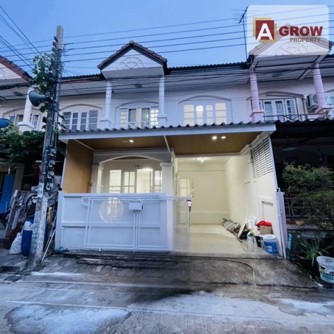 หมู่บ้านสุธาวีคัตเตอร์เฮ้าส์ ตำหรุ-บางพลี รีโนเวทใหม่ทั้งหลัง เฟอร์นิเจอร์ครบ ตกแต่งพร้อมเข้าอยู่ที่ตั้ง : ถนนบางพลี-ตำหรุ ตำบลบางพลีใหญ่ อำเภอบางพลี จังหวัดสมุทรปราการรหัสทรัพย์ : AGT01312ราคาขาย : 1,990,000 บาทรายละเอียดทรัพย์ :- ทาวน์เฮ้าส์ 2 ชั้น- เนื้อที่ 18 ตรว.- 3 ห้องนอน- 2 ห้องน้ำ- 1 ห้องครัว- 1 ห้องโถง- 1 จอดในบ้านจุดเด่น :- บ้านรีโนเวทใหม่ทั้งหลัง เฟอร์ฯครบ พร้อมเข้าอยู่