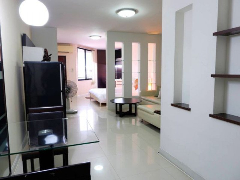 ให้เช่า 14,000/เดือน* The Trio Condo - คอนโด เดอะ ทรีโอ้เพียง 800 ม. จาก นิมมาน / ม.เชียงใหม่ / ห้าง MAYA.จุดเด่น• ขนาด 50 ตร.ม. (1 ห้องนอน 1 ห้องน้ำ)• ชั้น 11 วิวขั้นเทพ วิวมองเห็นดอยสุเทพ• เดินขึ้น Roof Top Garden ได้โดยตรงจากห้อง• กั้นห้องเป็นสัดส่วน (ห้องนอน / ห้องนั่งเล่น / ครัว)• เฟอร์นิเจอร์และเครื่องใช้ไฟฟ้าครบ พร้อมเข้าอยู่ทันที• วิวเมืองเชียงใหม่พาโนรามา สวยที่สุดของโครงการ.-เฟอร์นิเจอร์ครบ�