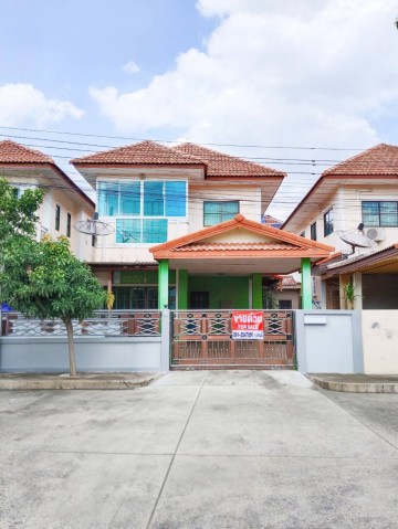 รหัส  #PJ.00010-2569#1).โครงการ: ม.เต็มสิริ 32).ที่ตั้ง: ถนน มิตรไมตรี3). บ้านแฝด2ชั้น 35.1 ตรว.4).จำนวนห้อง: 3ห้องนอน/2ห้องน้ำ/1ห้องครัว/1ห้องโถง/2ที่จอดรถตกแต่งสวยงามพร้อมอยู่เหมาะอยู่อาศัยเป็นครอบครัว -โครงการหมู่บ้านติด ถนนสายหลักมิตรไมตรีถนนเมน กว้าง -ภายในโครงการมีสวนส่วนกลางร่มรื่น สวยงามเงียบสงบ น่าอยู่ สะอาดสะอ้าน-มีระบบรักษาความปลอดภัย24ชม.-กล้องวงจรปิด-สวนสาธารณะ -สนาม�