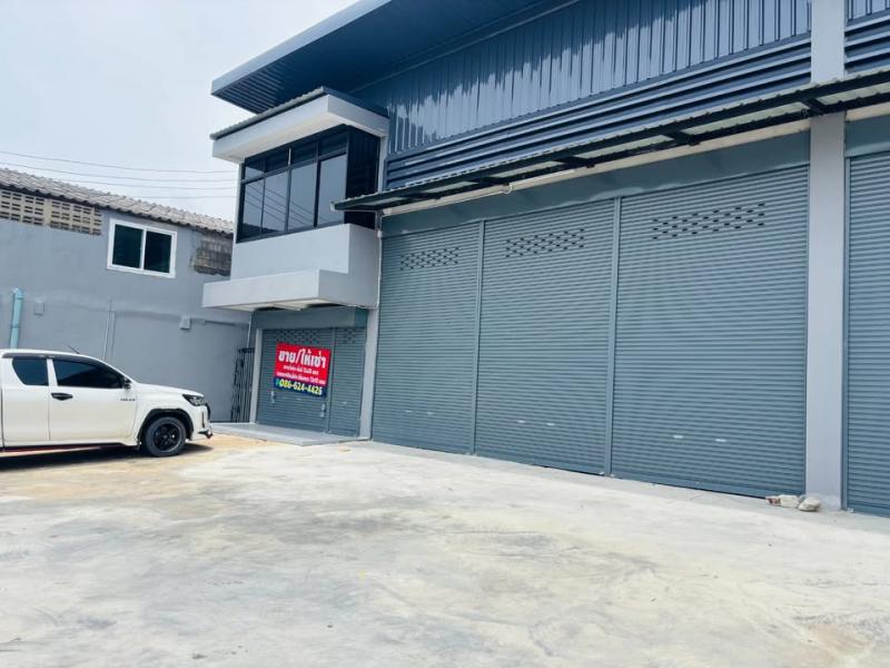 ขายโกดังแฝด 2 โกดัง ทำเลดี พื้นที่สีม่วง ใกล้กรุงเทพฯ เพียงประมาณ 30 นาทีที่ตั้ง : ตำบลปากคลองบางปลากด อำเภอพระสมุทรเจดีย์ จังหวัด สมุทรปราการ 10290ขนาดพื้นที่ใช้สอยรวม2โกดัง : 800 ตร.มรายละเอียด-โกดังแฝด จำนวน 2 โกดัง-พื้นที่โกดังละประมาณ 400 ตร.ม.-พื้นที่ใช้สอยรวมประมาณ 800 ตร.ม.-ก่อสร้างใหม่ อายุประมาณ 1 ปี-ตั้งอยู่ใน พื้นที่สีม่วง รองรับการใช้งานเชิงอุตสาหกรรม-รถบรรทุ�