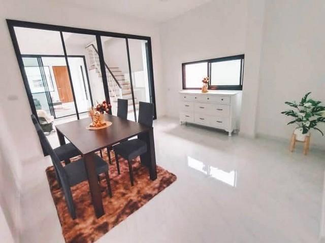 ขายทาวน์โฮม 3 ชั้น สร้างใหม่สไตล์ Modern Classic ลาซาล 32 สุขุมวิท 105 ถนนลาซาล ใกล้โรงเรียนบางกอกพัฒนา*** ราคาขาย 6,500,000 บาทติดต่อ คุณช่อผกา โทร 0616198565 LINE 0616198565สำรอง LINE 0812523279 ส่งลิ้งก์ไว้ได้เลยรหัส# T26-1222พรีเมียมทาวน์โฮม 3 ชั้นสร้างใหม่ใหม่สไตล์ Modern Classicโครงการ We Avenue ลาซาล 32 สุขุมวิท 105๐ เนื้อที่ 34.5 ตารางวา๐ พื้นที่ใช้สอย 190 ตารางเมตร๐ 4 ห้องนอน๐ 4 ห้องน้ำ๐ 2 ที่จอดรถ๐ บ้านใหม่ 100% ไม่เคยเข้าอยู่๐ ไม่�
