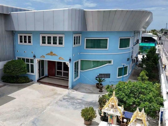 ขายโกดังเก็บสินค้า พร้อมที่ดิน 1 ไร่ พื้นที่ทั้งหมด 854 ตรม. บางเสาธง สมุทรปราการราคาขายเพียง 23,000,000 บาทค่าโอนกรรมสิทธิ์ทั้งหมดฝ่ายละกึ่งหนึ่ง 50/50รายละเอียด :โกดังพื้นที่ทั้งหมด 854 ตรม.โกดังพื้นที่ 450 ตรม. 30x15Mสำนักงาน 404 ตรม.หลังคาโกดังสูง 12 เมตร คานหลังคา  9.4 เมตรลงเสาเข็มทุก 3 เมตรพื้นรองรับน้ำหนัก 5 ตัน ต่อ ตารางเมตรติดตั้งเครน 5 ตัน 1 ตัวประตูเหล็กม้วนเปิด-ปิดด้วยรอกไฟ�