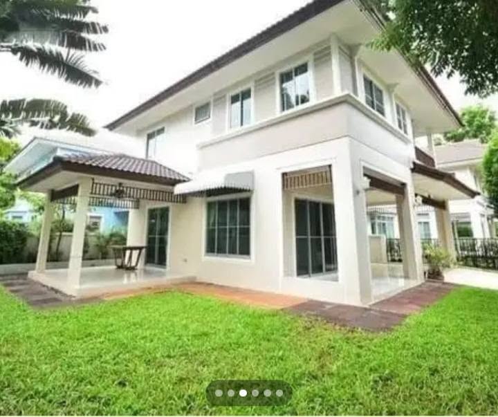 RHT2766ให้เช่าบ้านเดี่ยว หมู่บ้านพฤกลดา ติวานนท์ ราชพฤกษ์ ถนน 345 ใกล้โรบินสันราชพฤกษ์ใกล้ จุดขึ้นลงทางด่วน - ศรีสมานเนื้อที่ 65 ตร.ว .พื้นที่ใช้สอย 164 ตรม.4ห้องนอน 3ห้องน้ำ 2ที่จอดรถติดต่อAgent : คุณเจี๊ยบ 092-851-6969ID Line :keti2522ราคาเช่า 29,000 บาท/เดือน ที่ตั้งถนนสะพานนนทบุรี-บางบัวทอง ต.บางตะไนย์ อ.ปากเกร็ด จ.นนทบุรี 11120รายละเอียดบ้านเดี่ยว หมู่บ้านพฤกลดา ติวานนท์ ราชพฤกษ์ ถนน 345โครงการ L&H