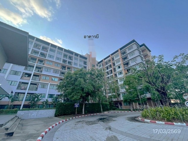 ขาย คอนโด จี คอนโด  ซอยศรีราชา-หนองยายบู่ 20 ถนนศรีราชา-หนองยายบู่ ตำบลสุรศักดิ์ อำเภอศรีราชา ชลบุรี  ราคา 1,366,000 บาท ( ราคาต่อรองได้ )  รายละเอียดทรัพย์ -  เนื้อที่ - ตารางวา  พื้นที่ใช้สอย 29.06 ตารางเมตร -  1 ห้องนอน 1 ห้องน้ำ  -  1 ที่จอดรถ  -  คอนโดหันไปทางทิศ  พิกัดทรัพย์ :    https://maps.app.goo.gl/JPh12E7XH9jE1XVk7  สถานที่ใกล้เคียง   - ตลาดวรกิจพลาซ่า - โรบินสัน ศรีราชา - โรงพยาบาลพญาไท ศรีราชา - เซ็นทรัล ศรีร