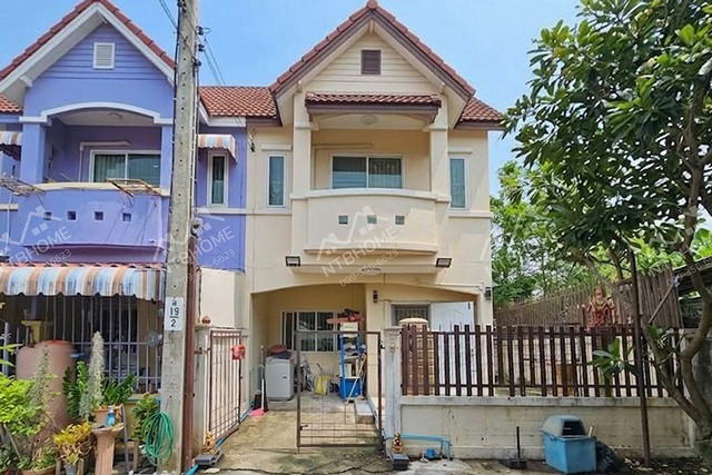 ทาวน์โฮม 2 ชั้น สวีทโฮมปาร์ค บางบัวทอง แปลงมุม ทำเลดีติดถนนบางกรวย-ไทรน้อย* บ้านทำเลดี พื้นที่ 24.6 ตร.ว. 3 ห้องนอน 2 ห้องน้ำ 1 ที่จอดรถ ต่อเติมครัวปิด+เคาเตอร์ แถมแอร์ เครื่องทำน้ำอุ่น ปั๊มน้ำแทงค์น้ำพร้อมใช้งาน* โครงการติดถนนบางกรวย-ไทรน้อย อยู่ในแหล่งชุมชน อำนวยความสะดวกหลากหลาย ใกล้เซเว่น/โลตัส/ธนาคาร/ตลาดสด ฯลฯ————————————————————ทำเลที่ตั้งโครงการ : https://maps.app.g