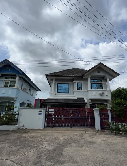 ขายบ้านเดี่ยว 2 ชั้น หลังริม 73.5 ตร.ว. หมู่บ้านออเงินวิลล์ สายไหม สุขาภิบาล 5 ซอย 52  ตรงข้ามตลาดออเงิน*** ราคาขาย 8.99 ล้านบาท (ต่อรองได้) ค่าโอน 50/50ติดต่อ:: ชยา โทร/ID Line:: 0942823961   Link Line:: https://line.me/ti/p/3xFA1An8Kcรหัส# T26-1320บ้านเดี่ยว 2 ชั้น หลังริม หมู่บ้านออเงินวิลล์ สายไหม สุขาภิบาล 5 ซอย 52  ตรงข้ามตลาดออเงิน๐ ที่ดินขนาดใหญ่ 73.5 ตารางวา ๐ พื้นที่ใช้สอยประมาณ 162 ตารางเมตร๐ 3 ห้องนอน 3 ห้องน้ำ 1 ชั้นลอย๐ 2 ที่�
