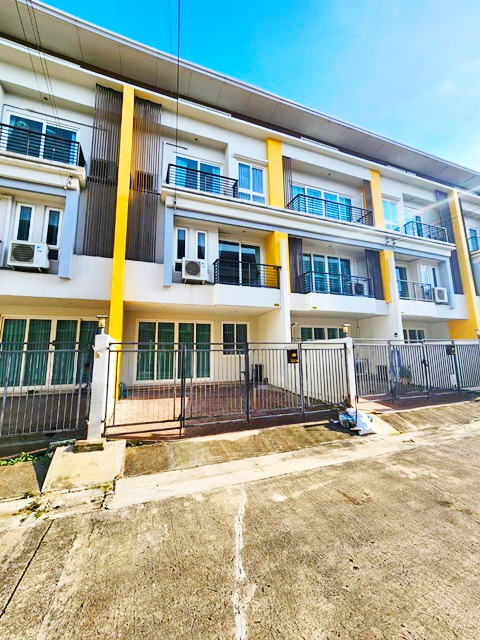 สุวรรณภูมิ 22ตรว. APL ลาดกระบัง 32-56 เฟอร์ครบ เครื่องซักผ้า ตู้เย็น ให้เช่าโฮมออฟฟิศ 3 ชั้น 232ตรม. 24,998B-M พร้อมอยู่ 4นอน 4น้ำ 2จอดรถ 5แอร์ เดินทางสะดวกSuvarnabhumi 22sq.wa. APL LatKrabang 32-56 HuaTakhe Market home office for rent 3Storeys 232sq.m. 24,998B-M  fully fur ready to move in 4bed  4bath 2parking 5A/C convenient travel.อ่อนนุช เฉลิมพระเกียรติ ร.9 หลวงแพ่ง สุวรรณภูมิซอยลาดกระบัง 32-54 ถ.ลาดกระบัง เขตลาดกระบัง กรุงเทพมหานคร 1052022ตรว. 22sq.wa.232ตรม. 232sq.m.สามารถเช่าพักอาศัยหรือทำออฟฟิศได้VDOhttps://youtube