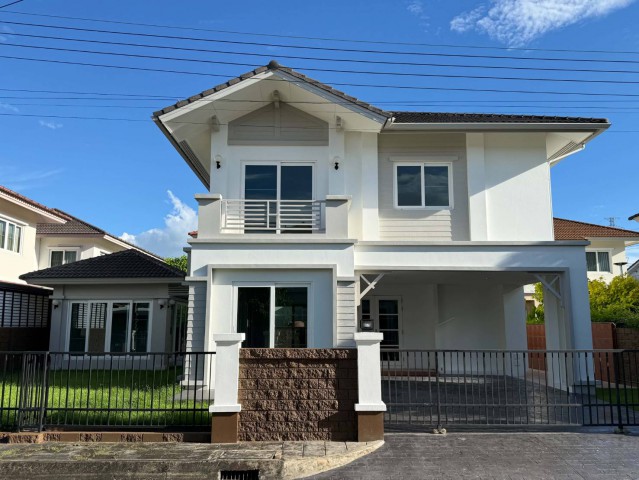 โอกาสทอง! เพียง 4.99 ล้าน #วรารมย์ #เจริญเมือง #QHouse 81 ตรว. บ้านเดี่ยว 2 ชั้น #รีโนเวทใหม่ พร้อม “เรือนเล็ก” แยกเป็นสัดส่วนบ้านหลัก 2 ชั้น• 3 ห้องนอน• 3 ห้องน้ำ• พื้นที่กว้าง เหมาะสำหรับครอบครัวใหญ่• รีโนเวทใหม่ พร้อมเข้าอยู่เรือนเล็กแยกเป็นสัดส่วน• 1 ห้องนอน• 1 ห้องน้ำในตัว• เหมาะมากสำหรับ Home Office / Studio / ห้องผู้สูงอายุ / ห้องรับรองแขก• ได้ความเป็นส่วนตัว ไม่รบกวนพื้นที่ภายใ�
