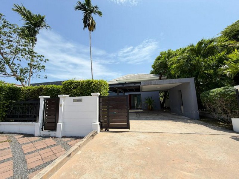 TEL:088-559 5199 คุณเอLine:https://line.me/ti/p/C0eGe0whLXPool Villa ให้เช่า หมู่บ้านสามมุขธานีบ้านเดี่ยวชั้นเดียว พร้อมสระว่ายน้ำส่วนตัว เข้าอยู่ได้ทันทีค่าเช่าเพียง 45,000 บาท/เดือนมัดจำ 2 เดือน - ล่วงหน้า 1 เดือนที่ดิน 90 ตร.ว.พื้นที่ใช้สอย 213 ตร.ม.3 ห้องนอน 2 ห้องน้ำเฟอร์นิเจอร์ครบ พร้อมเข้าอยู่สระว่ายน้ำส่วนตัว ขนาด 6 × 3.5 เมตรระบบคลอรีน ความลึก 1.20 เมตรสิ่งอำนวยความสะดวก* ฟรี Wi-Fi* บริการตัดหญ้า เดือนละ 1 ครั้