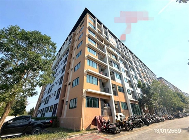 ขาย คอนโด จี คอนโด  ซอยศรีราชา-หนองยายบู่ 20 ถนนศรีราชา-หนองยายบู่ ตำบลสุรศักดิ์ อำเภอศรีราชา ชลบุรี  ราคา 1,890,000 บาท ( ราคาต่อรองได้ )  รายละเอียดทรัพย์ -  เนื้อที่ - ตารางวา  พื้นที่ใช้สอย 37.04 ตารางเมตร -  1 ห้องนอน 1 ห้องน้ำ  -  1 ที่จอดรถ  -  คอนโดหันไปทางทิศ  พิกัดทรัพย์ :    https://maps.app.goo.gl/fMMkQnK4MG287pMF6  สถานที่ใกล้เคียง   - ตลาดวรกิจพลาซ่า - โรบินสัน ศรีราชา - โรงพยาบาลพญาไท ศรีราชา - เซ็นทรัล ศรีร