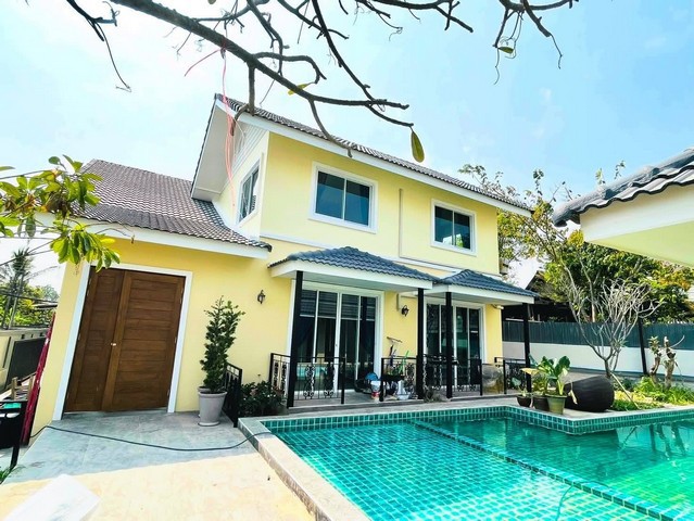 ให้เช่าพูลวิลล่าขนาดใหญ่ 150,000 บาท/เดือน – #โซนสุเทพ #เชียงใหม่เลคแลนด์ ใกล้เมืองเชียงใหม่ เหมาะทำ #Airbnb หรือบ้านพักตากอากาศบนที่ดิน 200 ตร.ว.พื้นที่ใช้สอยกว่า 800 ตร.ม.14 ห้องนอน | 15 ห้องน้ำที่จอดรถในร่ม 3 คัน + หน้าบ้าน 5 คันสระว่ายน้ำขนาดใหญ่ห้องออกกำลังกายรับรองแขกได้ 35 คน3 ห้องรับแขกเปียโน, โต๊ะสนุ๊ก, บ่อปลาคาร์ฟแอร์ 18 ตัวโต๊ะทานอาหารยาว 4 เมตรเครื่องซักผ้า + เครื่องอบผ้�