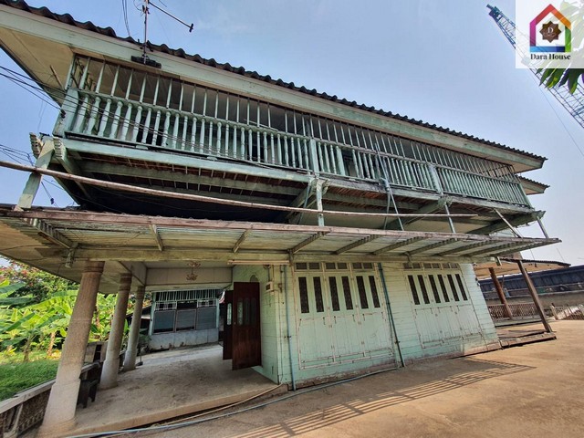 ให้เช่าที่ดินติดแม่น้ำเจ้าพระยา ซอยจรัญสนิทวงศ์ 74/1 ใกล้รถไฟฟ้าสถานีบางพลัดให้เช่าที่ดินติดริมน้ำพร้อมบ้านเก่าและมีที่จอดรถขนาดใหญ่ ติดแม่น้ำเจ้าพระยา เดินทางสะดวก บรรยากาศดี เหมาะกับทำร้านอาหาร, บูติคคาเฟ่, โฮสเทล ฯลฯเนื้อที่ 375 ตร.วพื้นที่ใช้สอย 350 ตร.มหน้ากว้างริมน้ำ 40 เมตร10 ห้องนอน 3 ห้องน้ำ 4 ห้องโถง ระเบียงติดแม่น้ำเจ้าพระยาจอดรถได้จำนวนมาก ที่ตั้ง: �