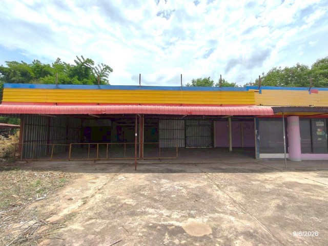 ขายบ้านเดี่ยว ชัยภูมิ ถนน สายเกษตรสมบูรณ์-หนองบัวแดง ตำบล บ้านบัว อำเภอ เกษตรสมบูรณ์ จังหวัด ชัยภูมิ  ถนน สายเกษตรสมบูรณ์-หนองบัวแดง ตำบล บ้านบัว อำเภอ เกษตรสมบูรณ์ จังหวัด ชัยภูมิ  ราคาโปรโมชั่น 4,027,000 บาท    ลดจาก 5,538,000  บาท ราคาโปรโมชั่นตั้งแต่วันที่ 1 กรกฎาคม 2569 – 30 กันยายน 2569  รายละเอียดทรัพย์ -  เนื้อที่ 399 ตร.ว. พื้นที่ใช้สอย 241.75 ตร.ม. -  3 ห้องนอน 2 ห้องน้ำ  -  1 ที่จอดรถ  -  บ้านห�