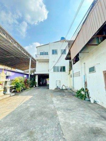 ใกล้แยกลำลูกกา 500 ม.พหลโยธิน 64-79 สนามบินดอนเมือง 1ไร่ ออฟฟิศ 550ตร.ม. โกดังเก็บของพร้อมออฟฟิศ โรงจอดรถ บนที่ดิน มีเฟอร์ฯบางส่วน และแอร์ ทำเลติดถนนพหลโยธิน เหมาะสำหรับคลังสินค้า ธุรกิจขนส่ง  และสำนักงาน เดินทางง่าย ใกล้ตลาดสี่มุมเมือง 600 ม.รพ.สถานศึกษา สนามบินดอนเมือง และรถไฟฟ้า เชื่อมต่อกรุงเทพฯ และปทุมธานีได้สะดวก DonMueang Airport 1-rai 550sq.m. Warehouse Phahonyothin Rd 64-79  with office and parking area located on  just 500 m. from Lam L