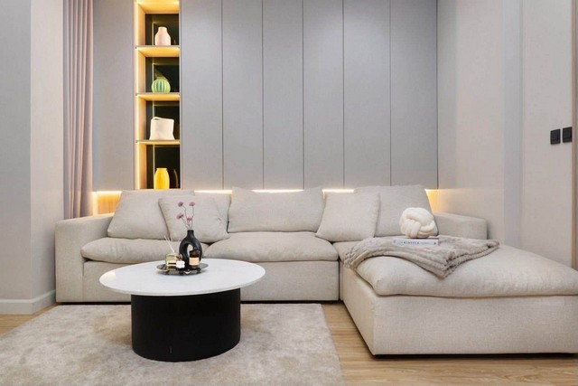 บ้านเดี่ยวในโครงการ The Gentry Sukhumvit 101 ทำเลสุขุมวิท–ปุณณวิถี พื้นที่ใช้สอย 390 ตร.ม. พร้อมฟังก์ชันหลากหลายและพื้นที่สำหรับสัตว์เลี้ยงรายละเอียดบ้าน- ที่ดิน 53.6 ตร.ว.- พื้นที่ใช้สอย 390 ตร.ม.- 3 ห้องนอน- 4 ห้องน้ำ- 1 ห้องสัตว์เลี้ยง- 1 ห้องทำงาน- 1 ครัวเปิด- 2 ห้องรับแขก- 1 ห้องอเนกประสงค์ขนาดใหญ่- จอดรถ 3 คันจุดเด่น- Pet Friendly และมีห้องสัตว์เลี้ยง- มี Wi-Fi ตามข้อมูลเจ้าของ- มีเครื่องกรองน้ำ Wells ตา�