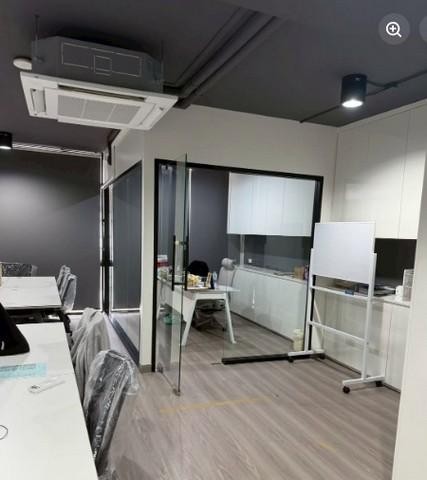 โฮมออฟฟิศ 4.5 ชั้น โครงการ เดอะ ไพรด์ พัฒนาการ 30 ฟังก์ชันครบครัน พร้อมใช้งานใด้ทันที มีลิฟต์ส่วนตัว(RT1013)ติดต่อAgent : คุณเด่นชัย: 09-8481-8989:06-2839-4747ID Line :0984818989ชื่อโครงการ เดอะ ไพรด์ พัฒนาการ 30 The Pride Pattanakarn 30ที่อยู่: 477- 18/19, พัฒนาการ 32 แขวงสวนหลวง เขตสวนหลวง กรุงเทพมหานคร 10250อาคารสูง 4.5 ชั้น พื้นที่ใช้สอย 350 ตร.ม.ฟังก์ชันครบครัน: 1 โซนต้อนรับ (Reception), 3 ห้องผู้จัดการ, 2 โซนออฟฟิศขนาดใหญ่,3 ห้องประชุม, 1 ห้อ