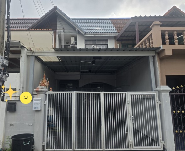 ให้เช่าทาวน์เฮ้าส์2ชั้น  #บ้านเช่าดอนเมือง•พื้นที่20ตรว.•2ห้องนอน 2ห้องน้ำ•1ห้องโถงนั่งเล่น•1ห้องครัว•เฟอร์นิเจอร์บางส่วน•แอร์2ตัวจอดรถ1คัน อยู่โครงการ ดอนเมืองวิลล่า ถ.สรงประภา แขวงสีกัน เขตดอนเมือง  กรุงเทพฯ10210- เดินทางเข้า-ออกเมืองได้สะดวก ใกล้ทางด่วนศรีสมาน และ ทางยกระดับ โทลเวย์เชื่อมต่อไปเส้นรังสิต และ นนทบุรี ได้สะดวก- ใกล้สนามบินดอนเมือง และ ศูนย์ร�