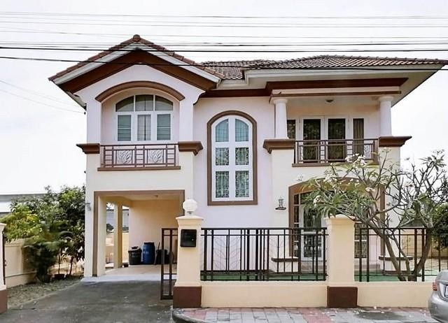 บ้านเดี่ยว 103.2 ตรว. 3 ห้องนอน 3 ห้องน้ำ เฟอร์นิเจอร์ครบ หมู่บ้าน ภัสสร 10 ซอยสุวินทวงศ์ 21(RH1600)ติดต่อAgent : คุณเด่นชัย: 09-8481-8989:06-2839-4747ID Line :0984818989:https://line.me/ti/p/LRgsghypggหมู่บ้าน ภัสสร 10ที่อยู่: ซอยสุวินทวงศ์ 21 แขวงลำผักชี เขตหนองจอก กรุงเทพมหานคร 10530ที่ดิน 103.2ตรม.154 ตรม. 3 ห้องนอน 3 ห้องน้ำ1 ห้องครัว 1 ห้องนั่งเล่น แอร์ 3 เครื่องเฟอร์นิเจอร์ไม้สัก 1 ชุด โต๊ะทานข้าวพร้อมเก้าอี้ 4 ตัวซิ้งค์ล้างจาน 1 ตัว เตาแ�