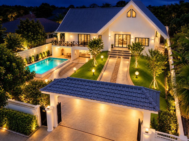 4นอน 2น้ำ ป่าไผ่ 300ม. ทำ Airbnb ใกล้แม่โจ้ กอล์ฟคลับ 500 ม. 150ตร.ว. 425ตร.ม. บ้านเดี่ยวพูลวิลล่า 34,999B-M หนองจ๊อม  พร้อมสระว่ายน้ำระบบน้ำเกลือ เฟอร์นิเจอร์และเครื่องใช้ไฟฟ้าครบ เหมาะอยู่อาศัย บ้านพักตากอากาศ หรือ4Beds 2Baths near PhaPhai 300m. MaeJo Golf Club 500m. Urban Modern Pool Villa 34,999B-M NongChom Maejo 150sq.wa. of land with 425 sq.m.  private saltwater pool fully furnished with appliances, ideal for residence, holiday home or Airbnb investmentถนนรอบเมืองเชียงใหม่ Highway 2053 ตำบลป่าไผ่ อำเภอสันทราย จังหวัดเชียงใหม่VDO 1 นาที https: