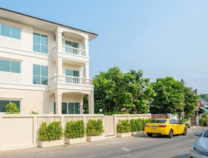 ที่จอดรถ 4–6 คัน ให้เช่า 5อน 5น้ำ อาคาร 3ชั้น รร.เลิศหล้า เกษตรนวมินทร์ 505 ม.เลียบด่วนเอกมัยรามอินทรา  สนามกอล์ฟโพธาลัย พื้นที่ 150 ตร.วา 280 ตร.ม. เหมาะสำหรับสำนักงาน ออฟฟิศ บริษัท และธุรกิจที่ต้องการพื้นที่ทำงานขนาดใหญ่ พร้อม37,000–39,999 B-Mon Ekkamai Ramintra Expressway Phothalai Driving Range 5 Bedrooms 5 Bathrooms 3-Storey Building  offering 150 sq.wah land and 280 sq.m.ideal for office, company and business use, with parking for 4–6 cars, available for rent at 37,000–39,999 B-MVDO 1mins https://youtube.com/shorts/1eaCiSojMaoถ.ประเสริฐมนูกิจ แขวงนวมินทร์ 