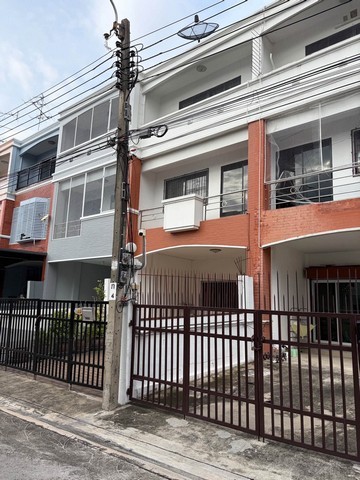 RT02282 Home office 3 ชั้น 5 ระดับ 4 ห้องนอน 4 ห้องน้ำ  สุขุมวิท 93 ใกล้รถไฟฟ้าบางจาก สามารถจดทะเบียนบริษัทได้Home office สุขุมวิท 93ที่ตั้ง ซอยสุขุมวิท 93 แขวงบางจาก เขตพระโขนง กรุงเทพมหานคร 10260Home office 3 ชั้น 5 ระดับ  34 ตรว. 250 ตรม. 4 ห้องนอน 4 ห้องน้ำ แอร์ 5 ตัว 2 ตู้เสื้อผ้าเครื่องใช้ไฟฟ้าเครื่องทำน้ำอุ่น 2 ตัวเครื่องดูดควัน 1 ตัวกล้องวงจรปิด 4 จุดใกล้รถไฟฟ้าบางจาก และอ่อนนุชราคาเช่า 35,000 บาท ต่อเดือนจ
