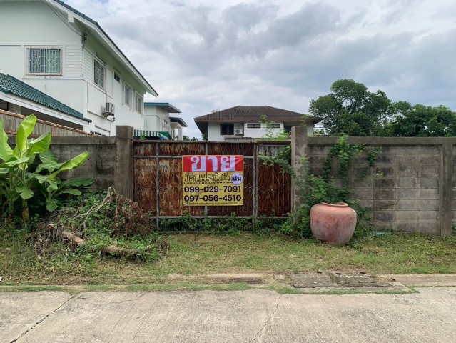 ขายที่ดิน 192 ตรว. รามอินทรา61 แยก 4 ในหมู่บ้านสวัสดิการนายทหาร ใกล้ MRT วัชรพล ถมแล้ว เงียบสงบ ปลอดภัย เหมาะสร้างบ้านเนื้อที่ 192 ตร.วาหน้ากว้าง 26 เมตร ลึก 28 เมตรผังเมือง สีเหลืองสถานที่ใกล้เคียง- MRT วัชรพล- ตลาดนัดเลียบด่วน รามอินทรา- สำนักวิจัยและพัฒนาการอาชีวศึกษา- โรงเรียนสายอักษร- โรงเรียนนานาชาติกีรพัฒน์- ตลาดถนอมมิตร- โรงพยาบาลสินแพทย์ รามอินทราพิกัด หมู่บ้านส�