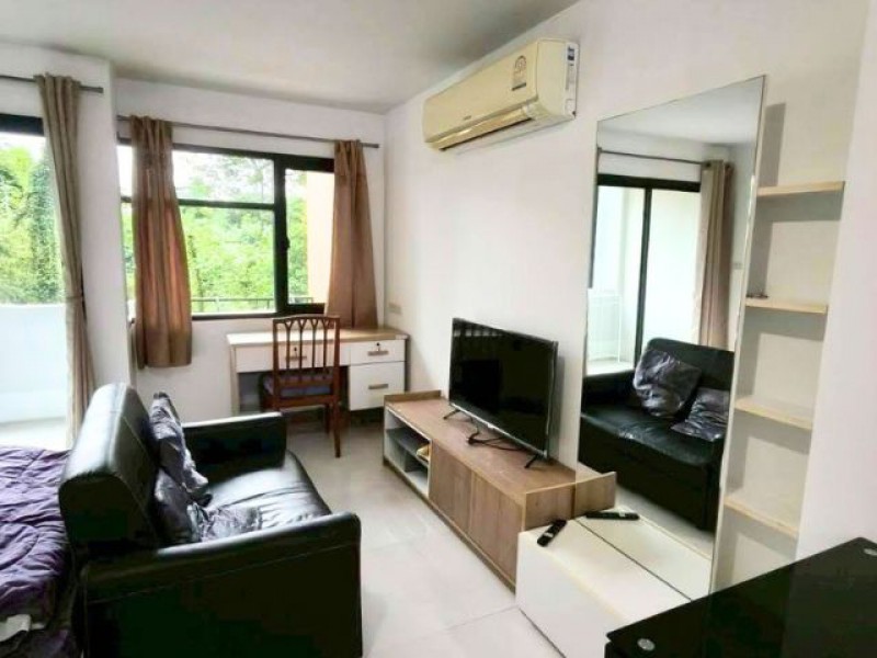 ให้เช่า 8,500 บาท/เดือน*ขาย 1.79 ล้านบาท*Punna Oasis 1 (ปันนา โอเอซีส 1 )ทำเลซุปเปอร์ไฮเวย์ ใกล้ Central Festival เชียงใหม่.รายละเอียดห้อง• ขนาด 33 ตร.ม.• ชั้น 2• เฟอร์นิเจอร์ครบ• พร้อมเครื่องใช้ไฟฟ้า• ห้องเงียบสงบ คนไม่พลุกพล่าน.เฟอร์นิเจอร์• โซฟา• เตียงนอน• ตู้เสื้อผ้า• โต๊ะเครื่องแป้ง• โต๊ะทานข้าว.เครื่องใช้ไฟฟ้า• ทีวี• ตู้เย็น• เครื่องซักผ้า• เตาไฟฟ้า• ไมโครเวฟ• เครื่องดูดควัน• เครื�