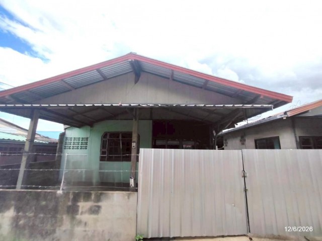 ขายบ้านเดี่ยว ชัยภูมิ ถนน สายบ้านประชาสามัคคี-บ้านนาหนองทุ่ม ตำบล หนองตูม อำเภอ ภูเขียว จังหวัด ชัยภูมิ   ถนน สายบ้านประชาสามัคคี-บ้านนาหนองทุ่ม ตำบล หนองตูม อำเภอ ภูเขียว จังหวัด ชัยภูมิ  ราคาโปรโมชั่น 1,085,000 บาท    ลดจาก 1,488,000 บาท ราคาโปรโมชั่นตั้งแต่วันที่ 1 กรกฎาคม 2569 – 30 กันยายน 2569  รายละเอียดทรัพย์ -  เนื้อที่ 167 ตร.ว. พื้นที่ใช้สอย 81 ตร.ม. -  1 ห้องนอน 1 ห้องน้ำ  -  1 ที่จอดรถ  -  บ
