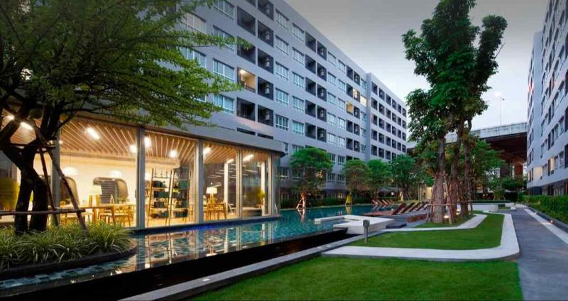 ขายคอนโด Elio Del Ray สุขุมวิท 64   2 ห้องนอน | 45.25 ตร.ม. | ชั้น 7 | วิวสระสวยที่ตั้ง : ซอยสุขุมวิท 64 แขวงพระโขนงใต้ เขตพระโขนง กรุงเทพมหานคร 10260พิกัด : https://maps.app.goo.gl/BRYsWtPYNjC2Ap3YA?g_st=ilรายละเอียดห้อง- ขนาด 45.25 ตร.ม.- 2 ห้องนอน- 1 ห้องน้ำ- 1 ห้องครัว- อาคาร A ชั้น 7- วิวสระว่ายน้ำ บรรยากาศดี- ติดแอร์ใหม่ให้ 3 เครื่องสิ่งอำนวยความสะดวก- สระว่ายน้ำขนาดใหญ่- พื้นที่นั่งเล่นริมสระ- ฟิตเนส- ห้องอเนกประสงค์ / ห้องรับร