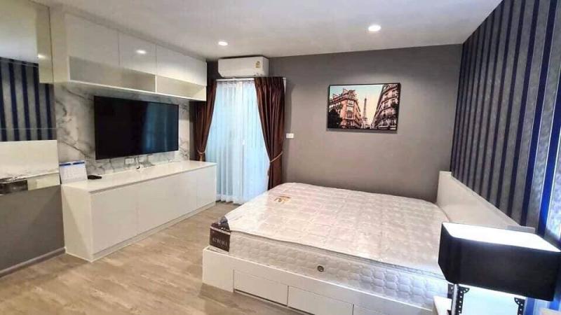 ให้เช่าคอนโด Regent Home บางซ่อน เฟส 28(ใกล้ MRT บางซ่อน ภายในคอนโด มีร้านอาหาร เซเว่น ร้านทำผม ฯ ของกินเยอะมาก เดินทางสะดวก)ห้องขนาด 56 ตรม. 2นอน 2น้ำ 1ห้องครัวปิด วิวโล่ง อาคาร A ตึกด้านหน้าสุด ชั้น 29เฟอร์ครบพร้อมเครื่องใช้ไฟฟ้าแบบจัดเต็ม มีเครื่องซักผ้า, ชุดโต๊ะกินข้าว โซฟา TV แอร์ ตู้เย็น ไมโคเวฟ เครื่องทำน้ำอุ่นค่าเช่าเดือนละ 17,000 บาท ล่วงหน้า 1 ประกัน 2 สัญญาเช่า 1ปี..For rent : Regent Home